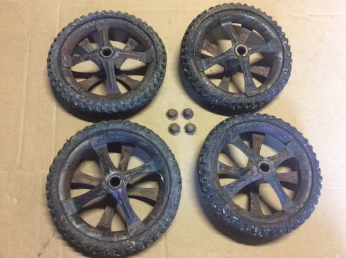 Roues voiture à pédales - de,