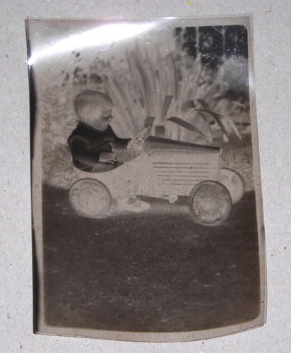 Jeune enfant voiture - in,