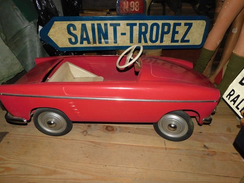 Ancienne voiture pedales - a,